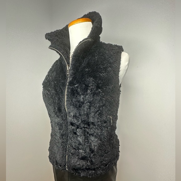 Armani Exchange Faux Fur Vest US S - Picture 8 of 8